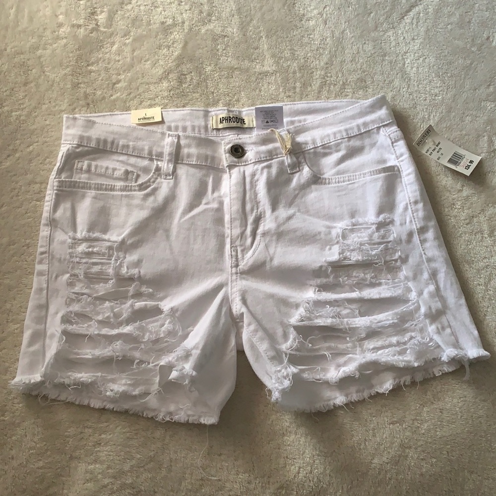 White Shorts 🤍